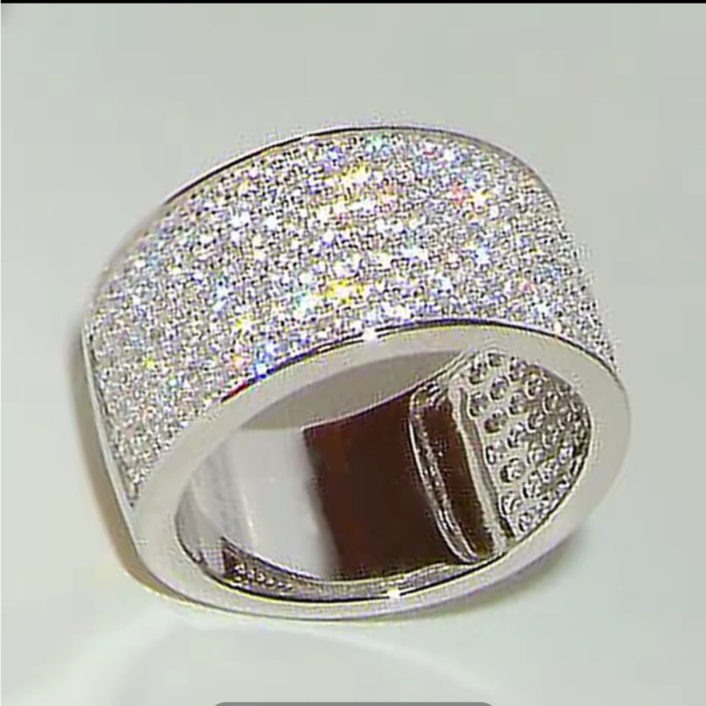 Paved CZ High Quality Silver Color Ring Simple Design Bling
 Jewelry for Women